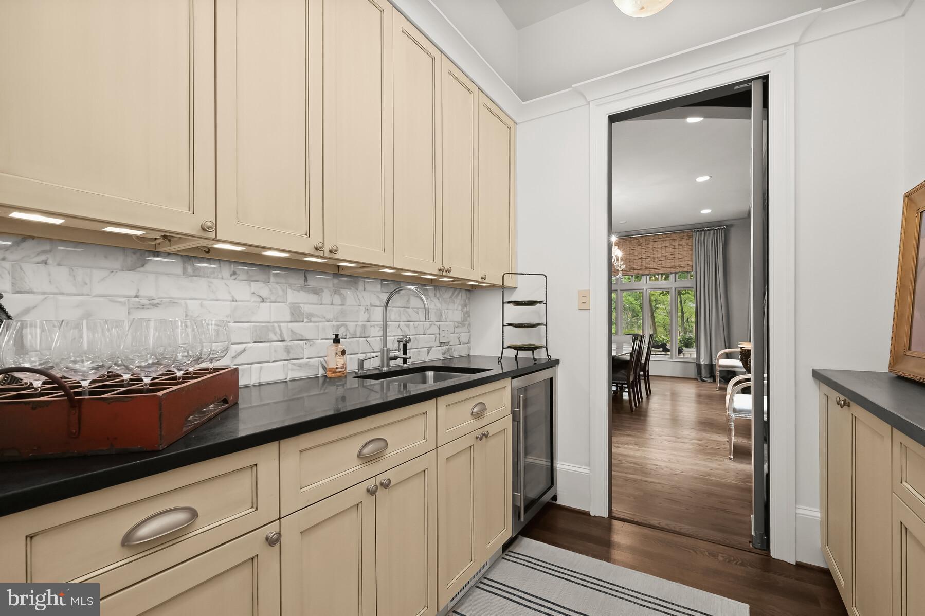 POTOMAC VILLAGE - Residential