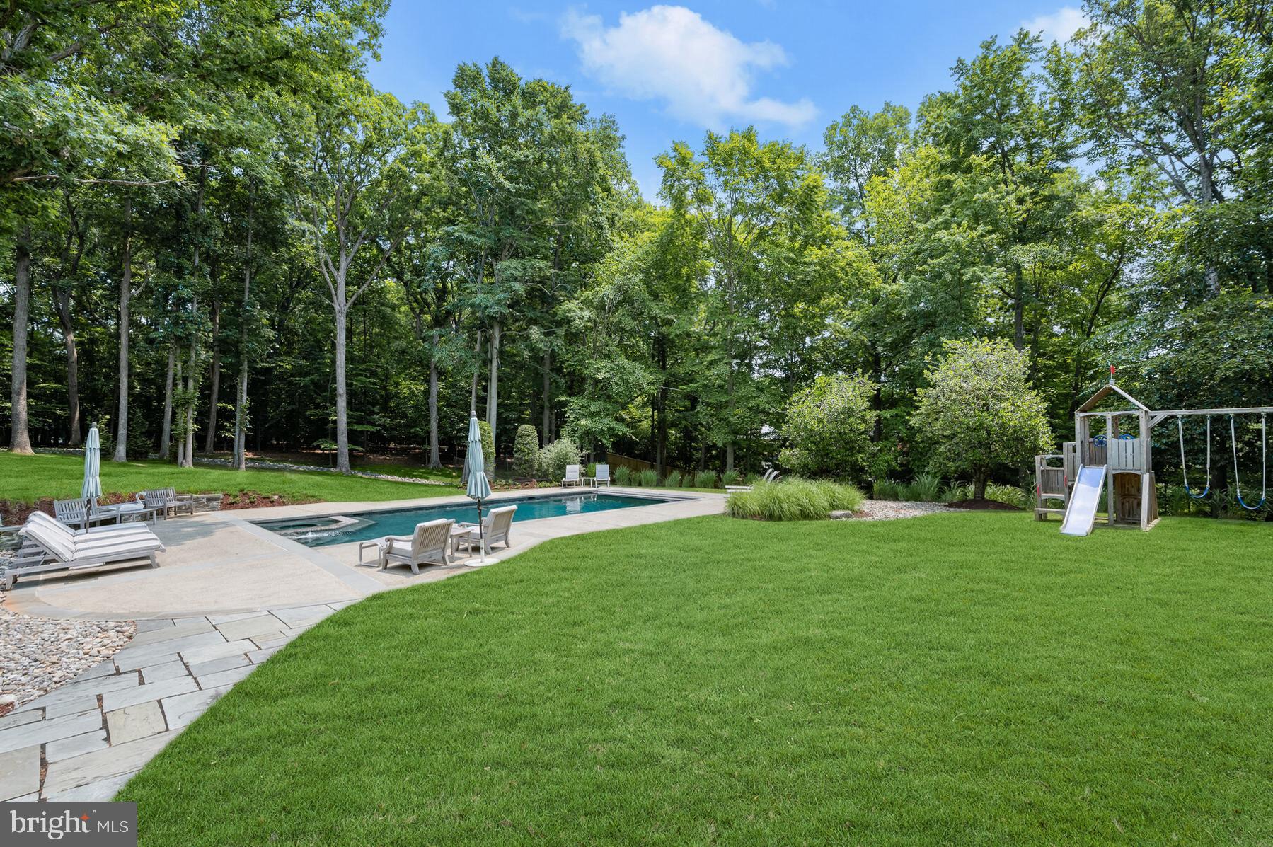 POTOMAC VILLAGE - Residential