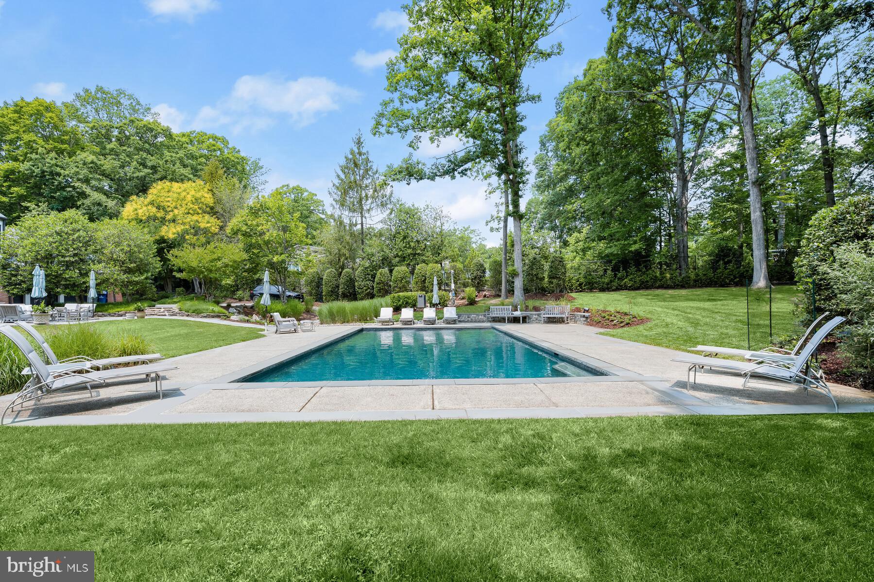 POTOMAC VILLAGE - Residential