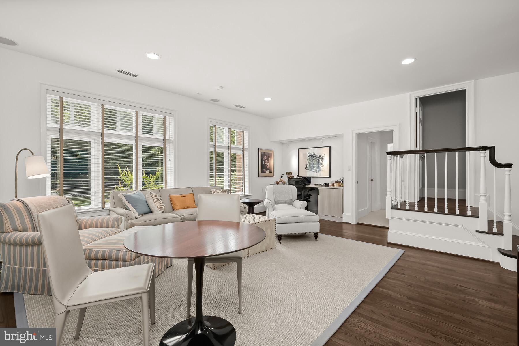 POTOMAC VILLAGE - Residential