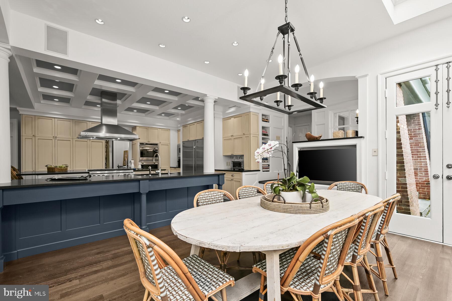 POTOMAC VILLAGE - Residential