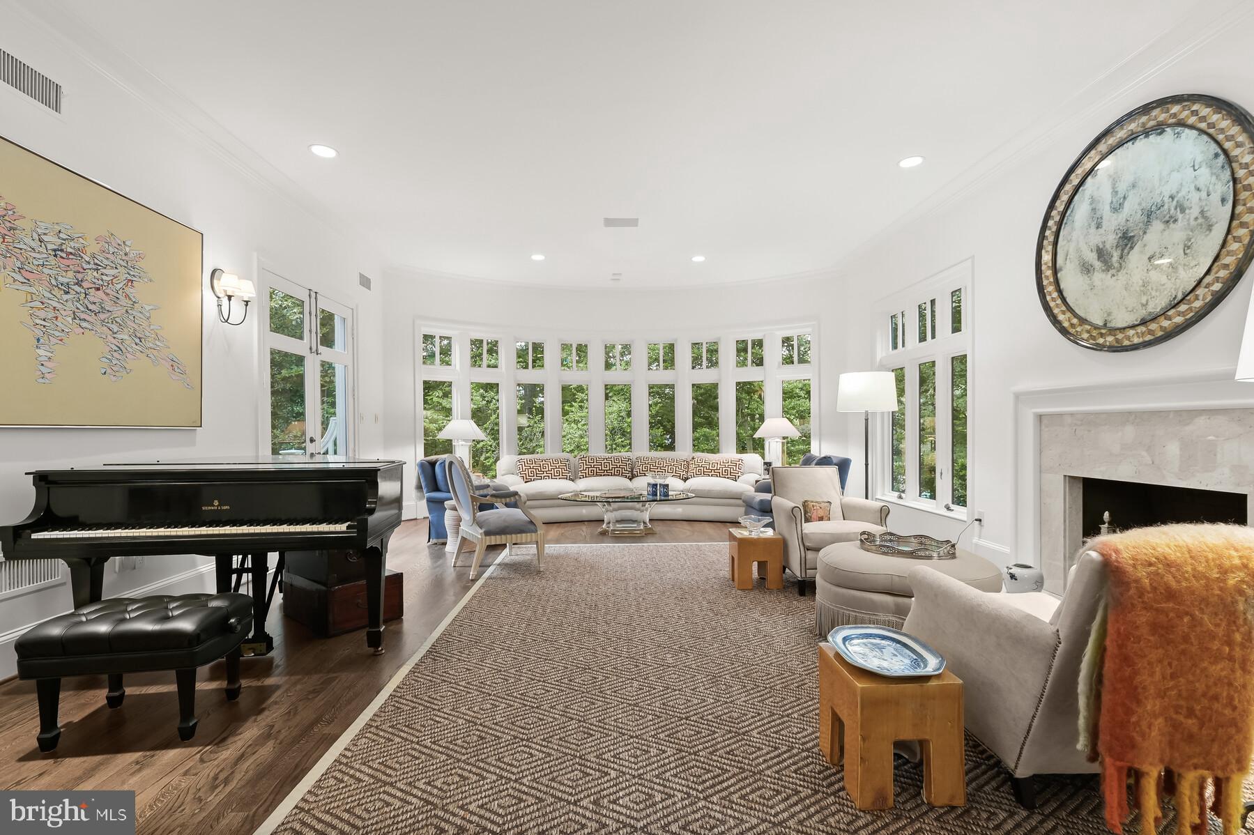 POTOMAC VILLAGE - Residential