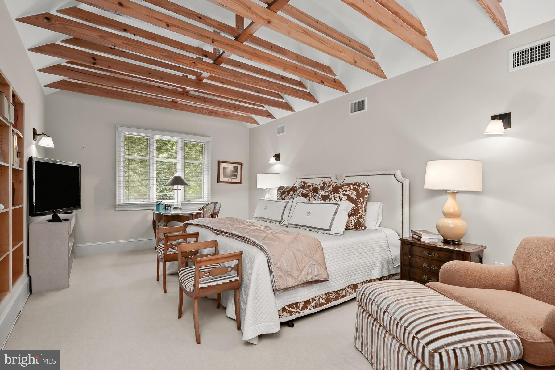 POTOMAC VILLAGE - Residential