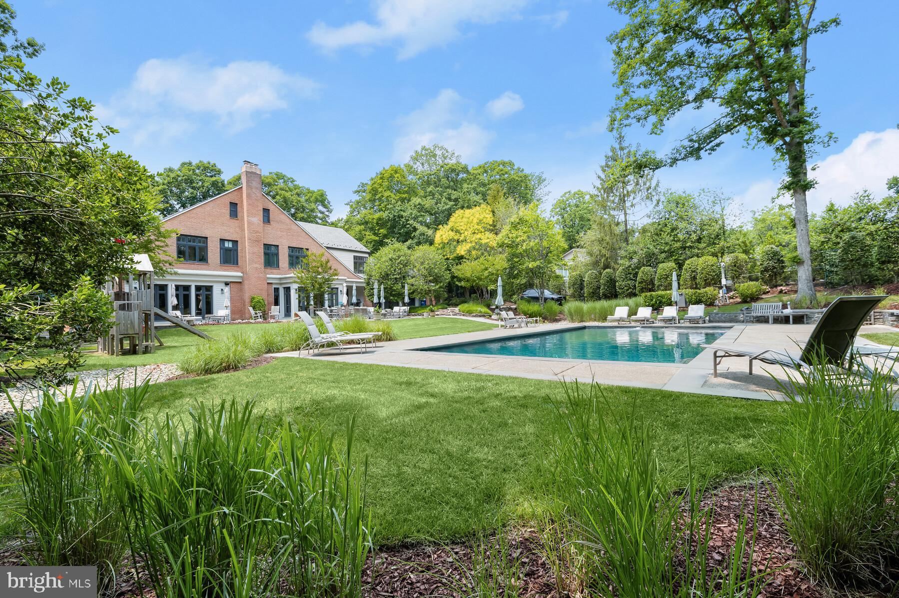 POTOMAC VILLAGE - Residential