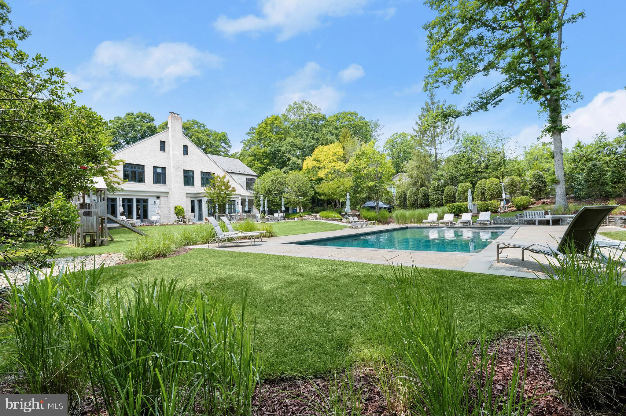 POTOMAC VILLAGE - Residential