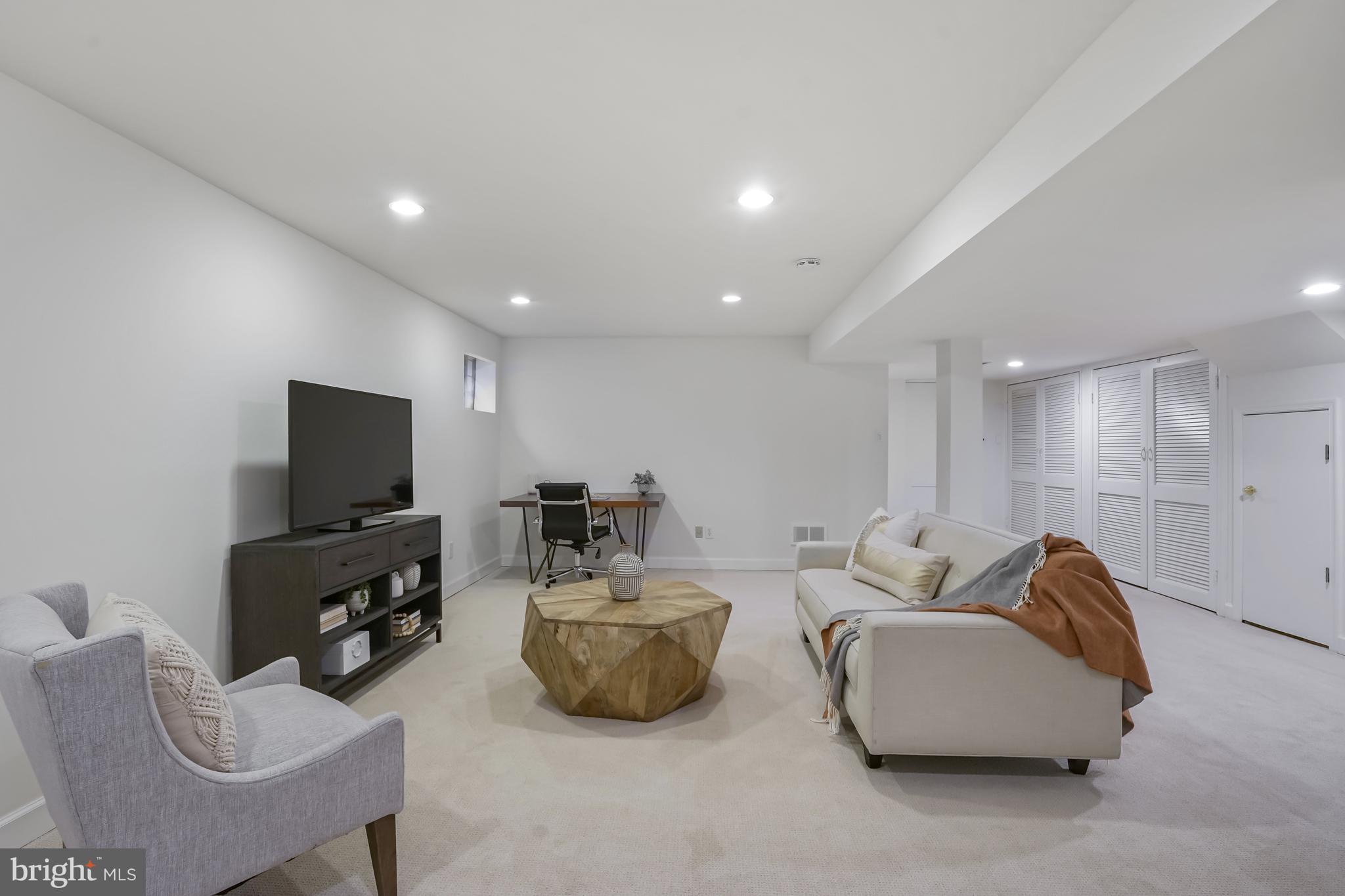 WESTMORELAND HILLS - Residential