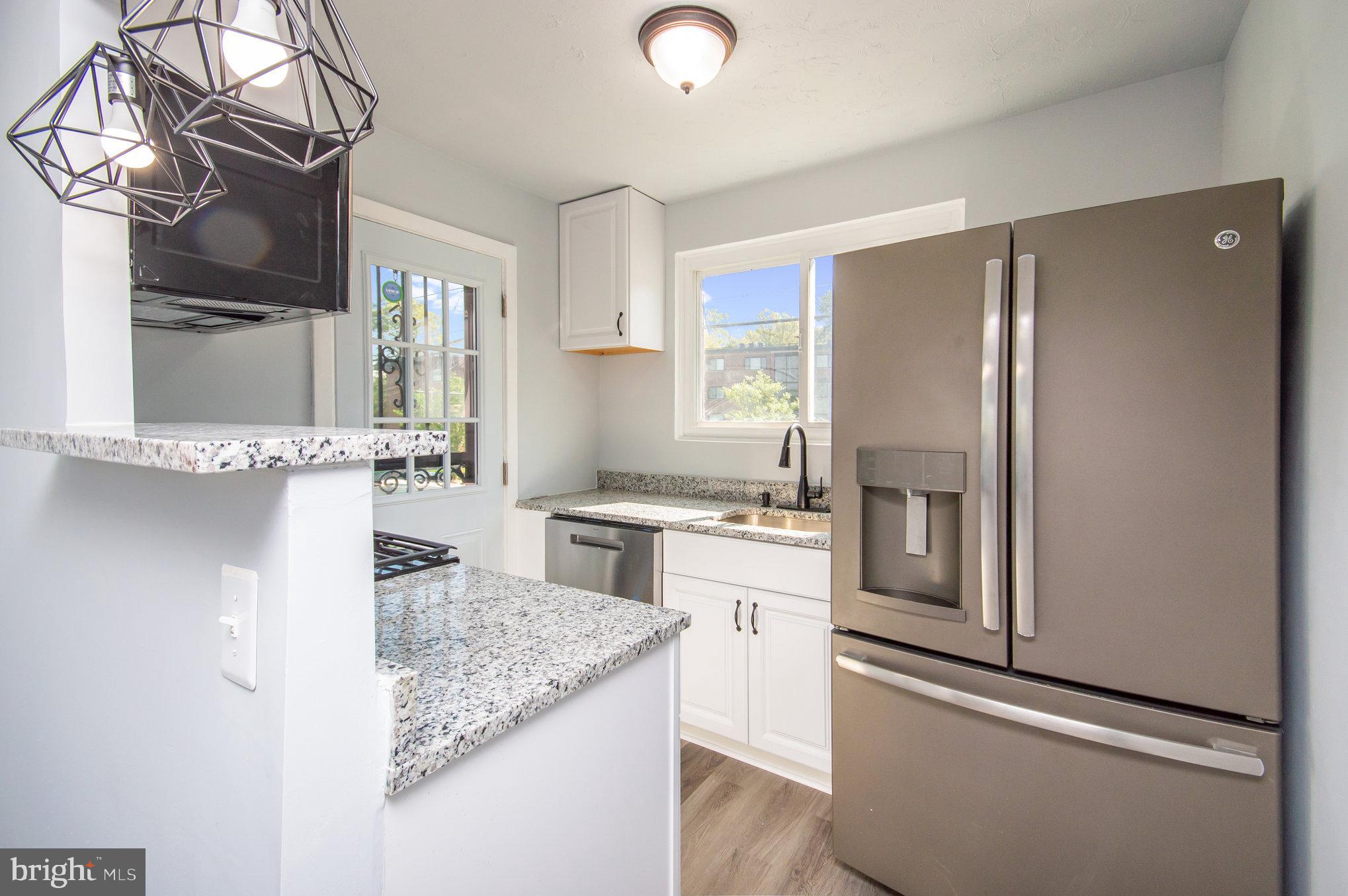 GLASSMANOR - Residential