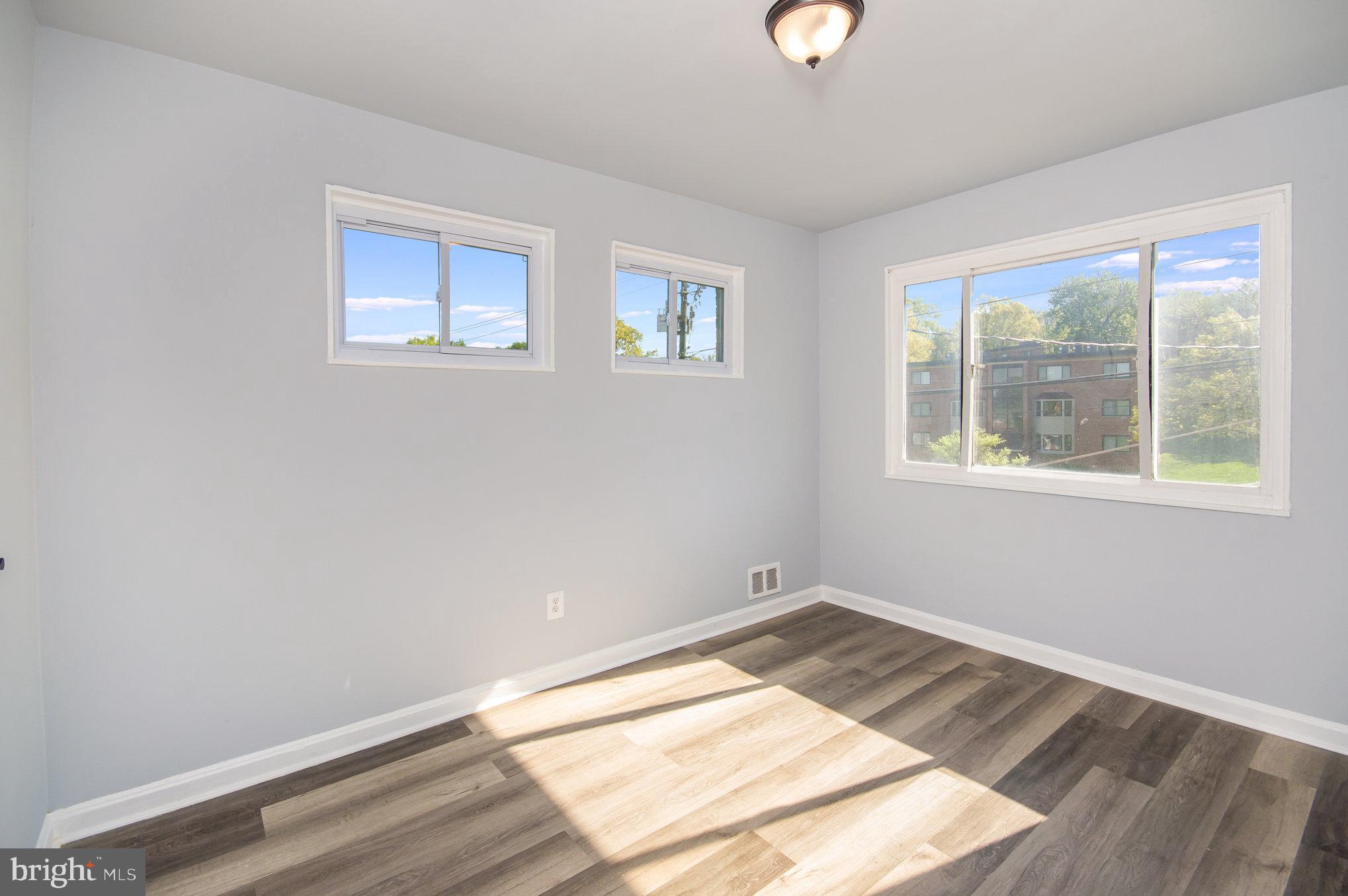 GLASSMANOR - Residential