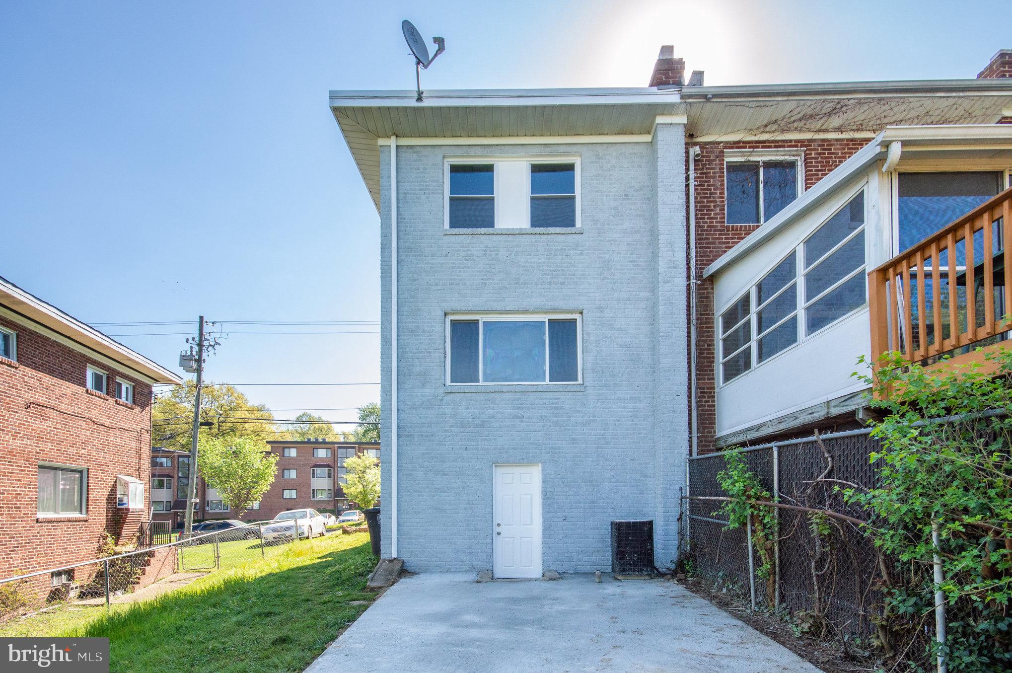 GLASSMANOR - Residential