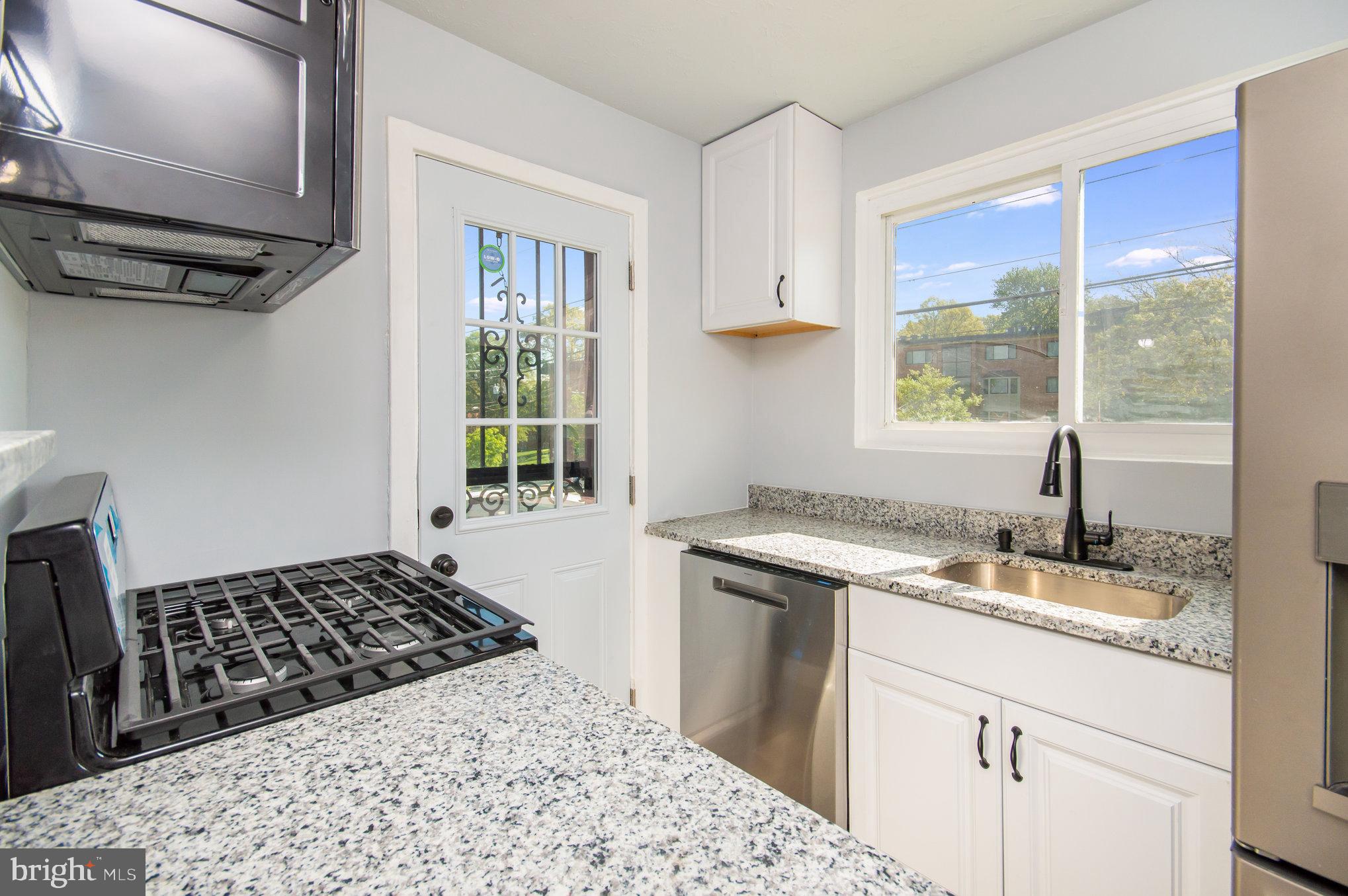 GLASSMANOR - Residential