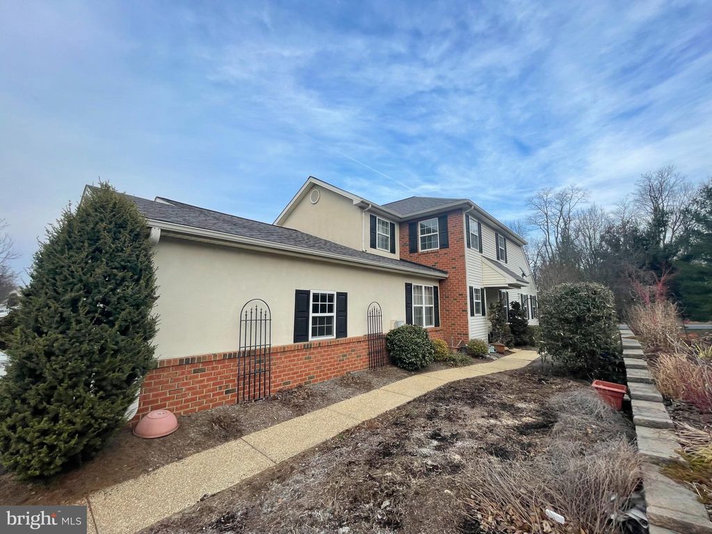 Photo of 324 WHITECHAPEL RD, LANCASTER, PA 17603 (MLS # PALA2030340)