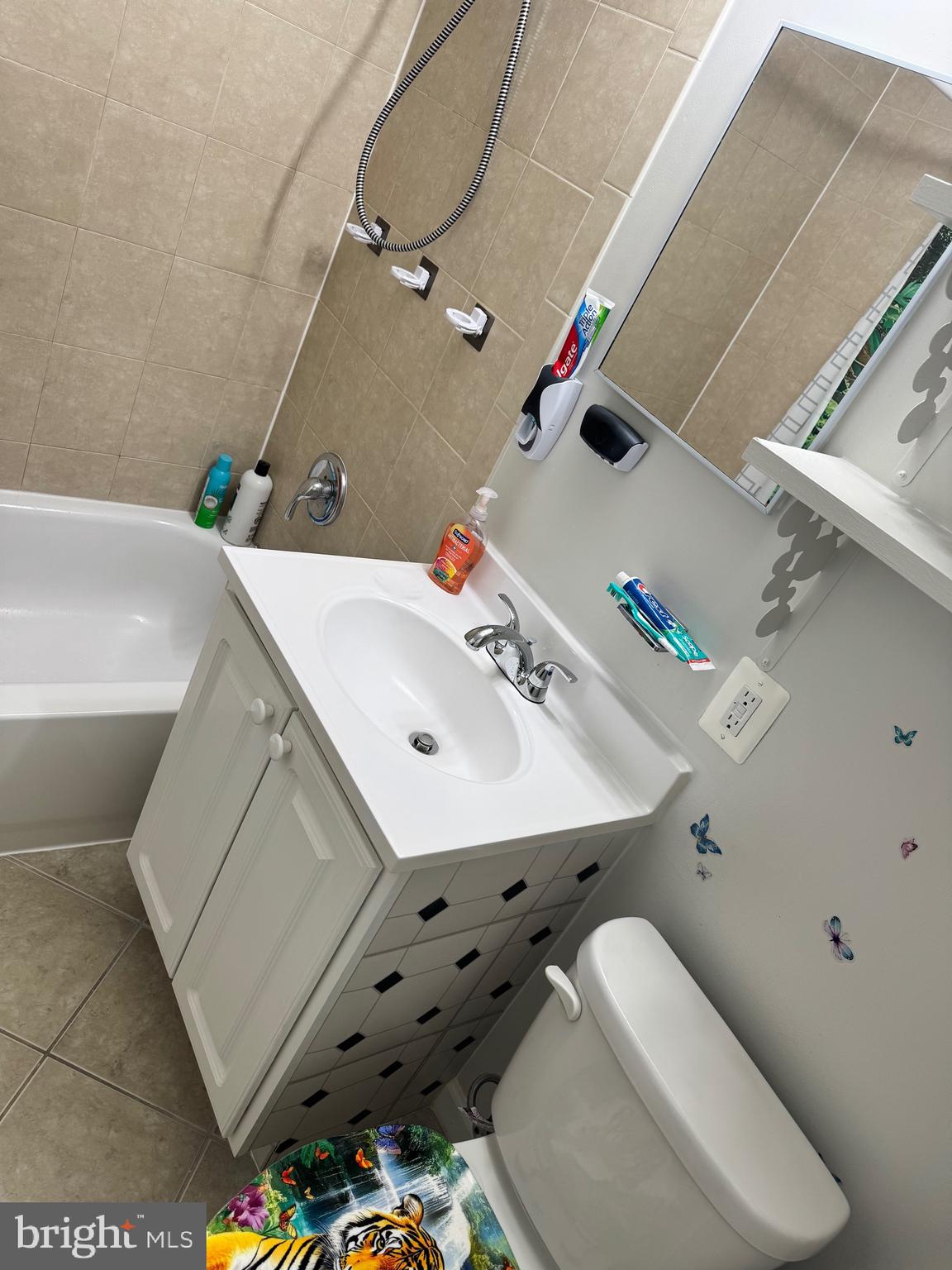 MARKHAM VIEW CONDOMINIUMS - Residential