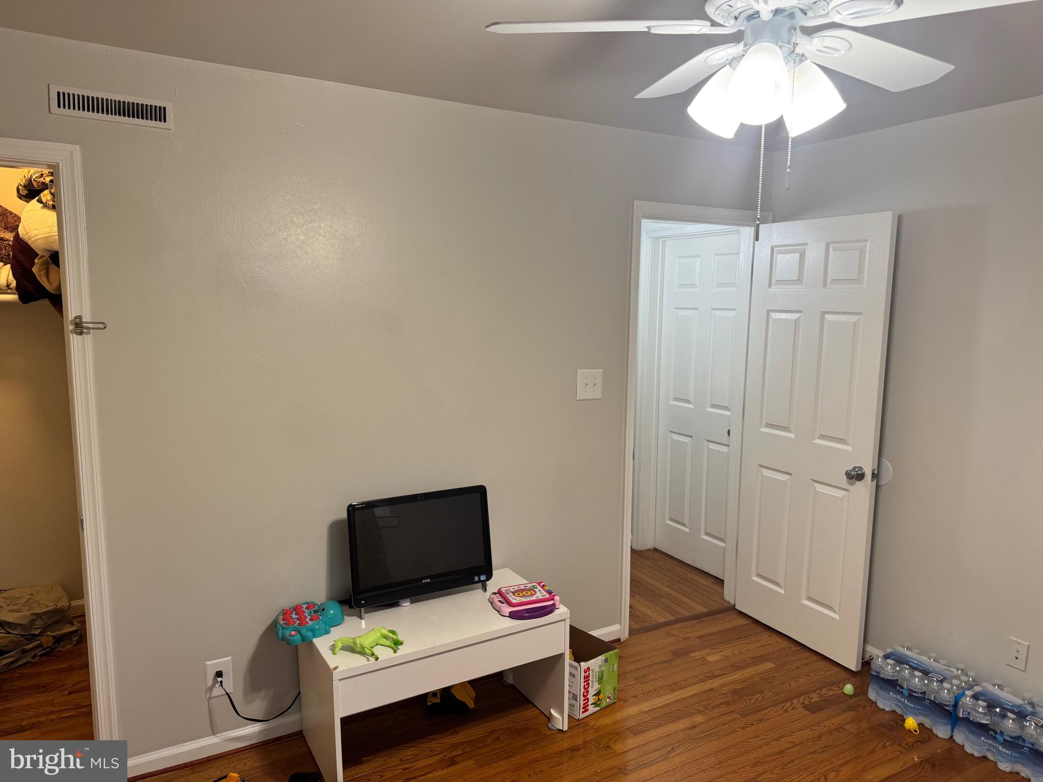 MARKHAM VIEW CONDOMINIUMS - Residential