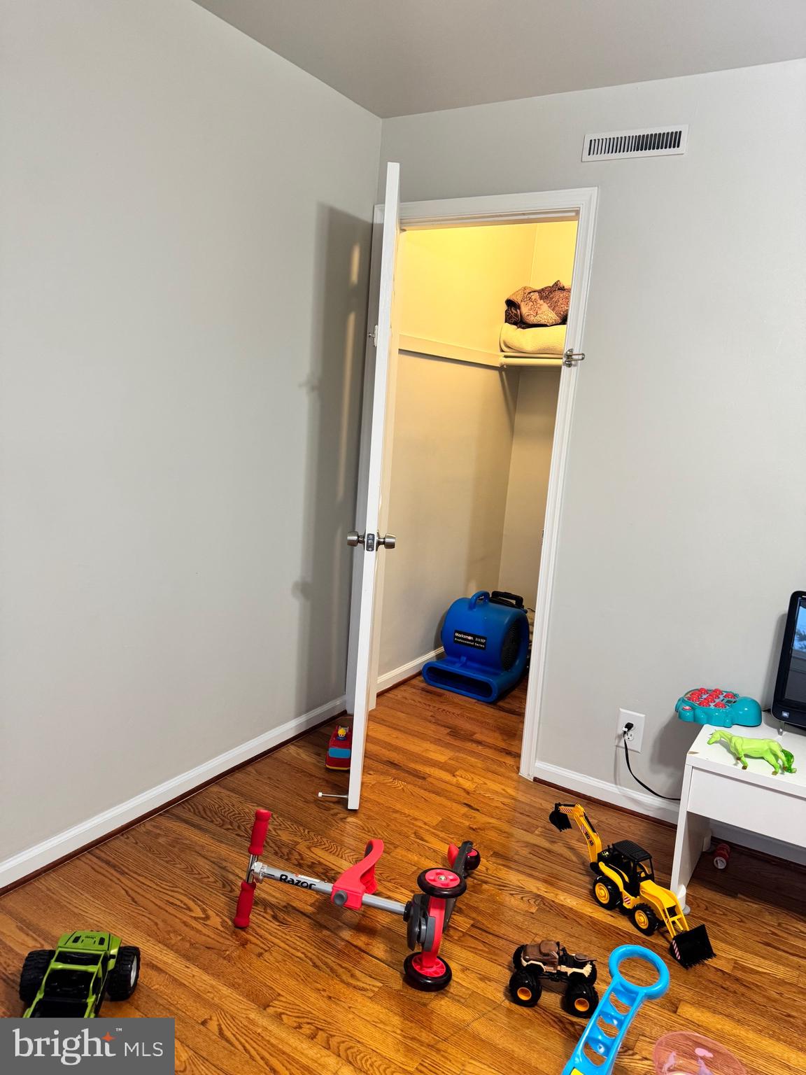 MARKHAM VIEW CONDOMINIUMS - Residential