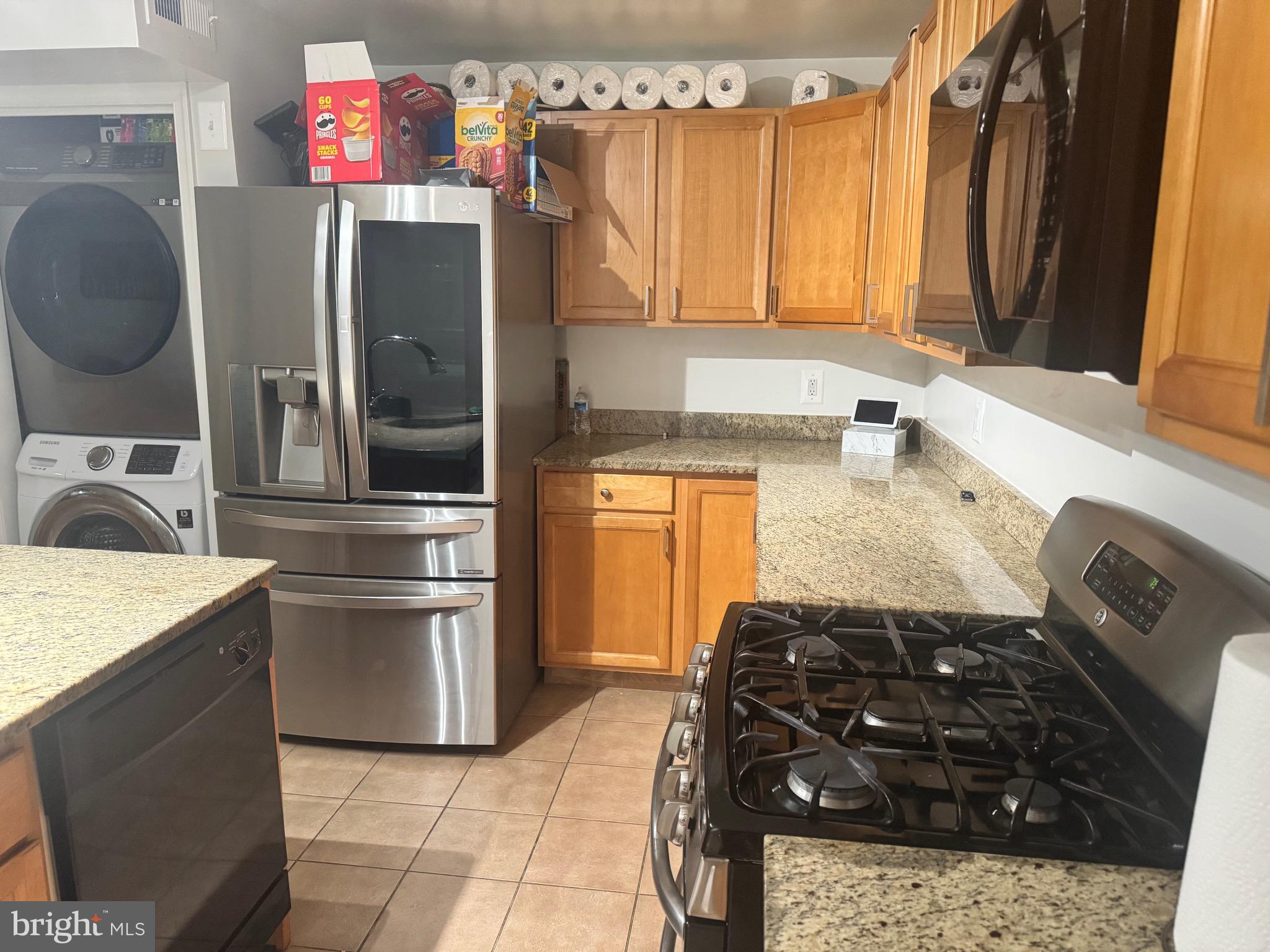 MARKHAM VIEW CONDOMINIUMS - Residential