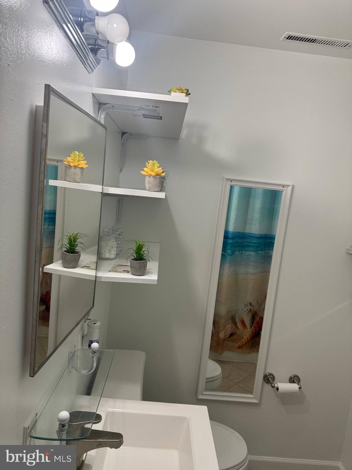 MARKHAM VIEW CONDOMINIUMS - Residential