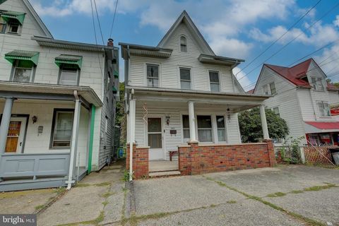Photo of 242 S Shamokin Street, SHAMOKIN, PA 17872 (MLS # PANU2002754)