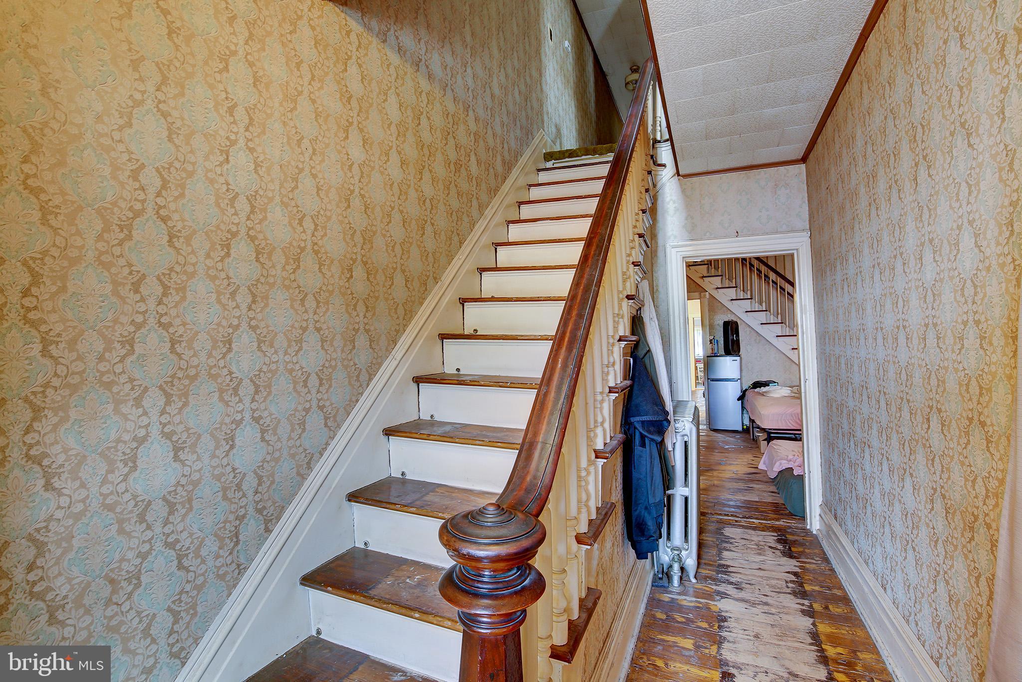 242 S SHAMOKIN STREET