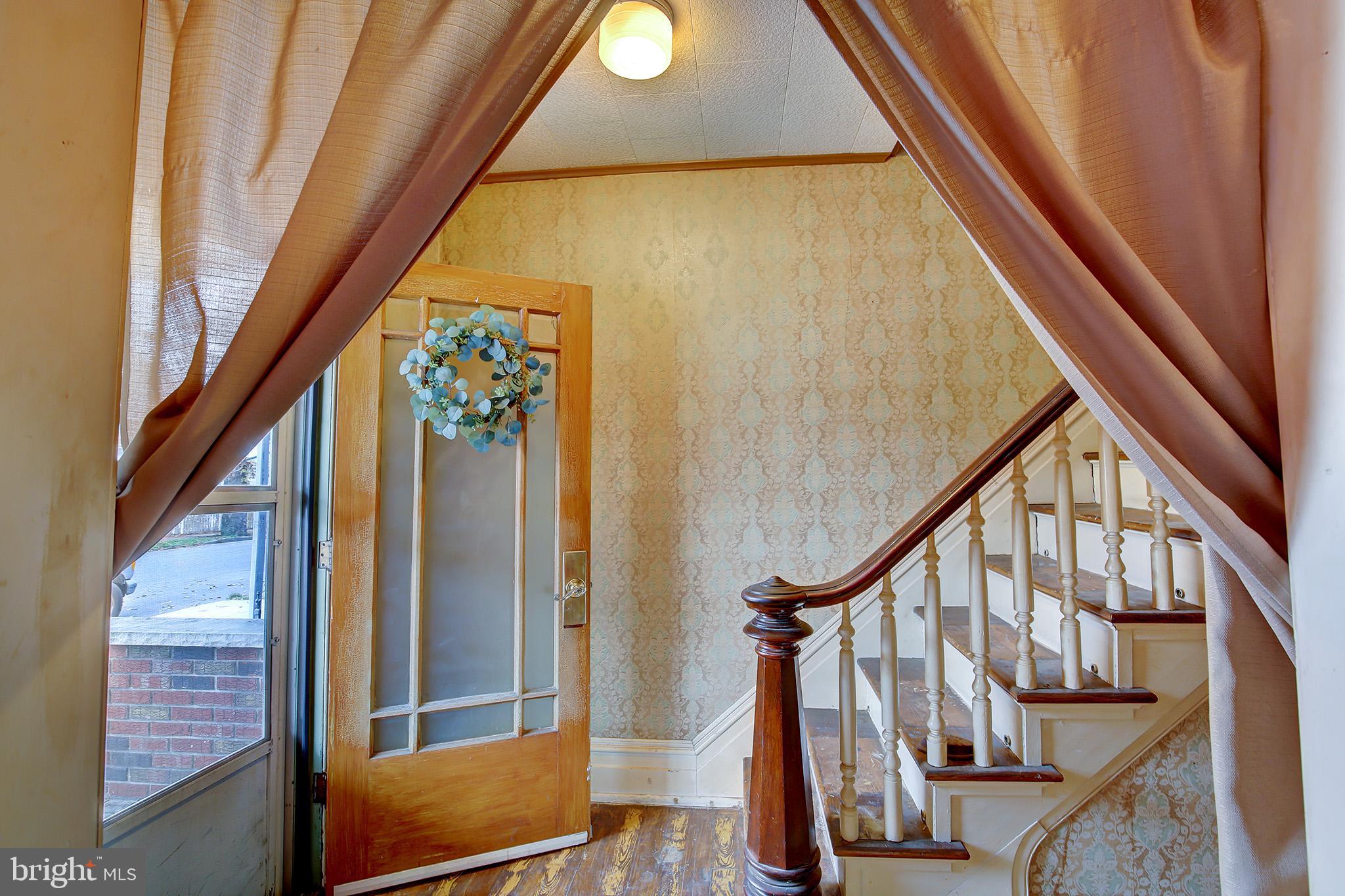 242 S SHAMOKIN STREET