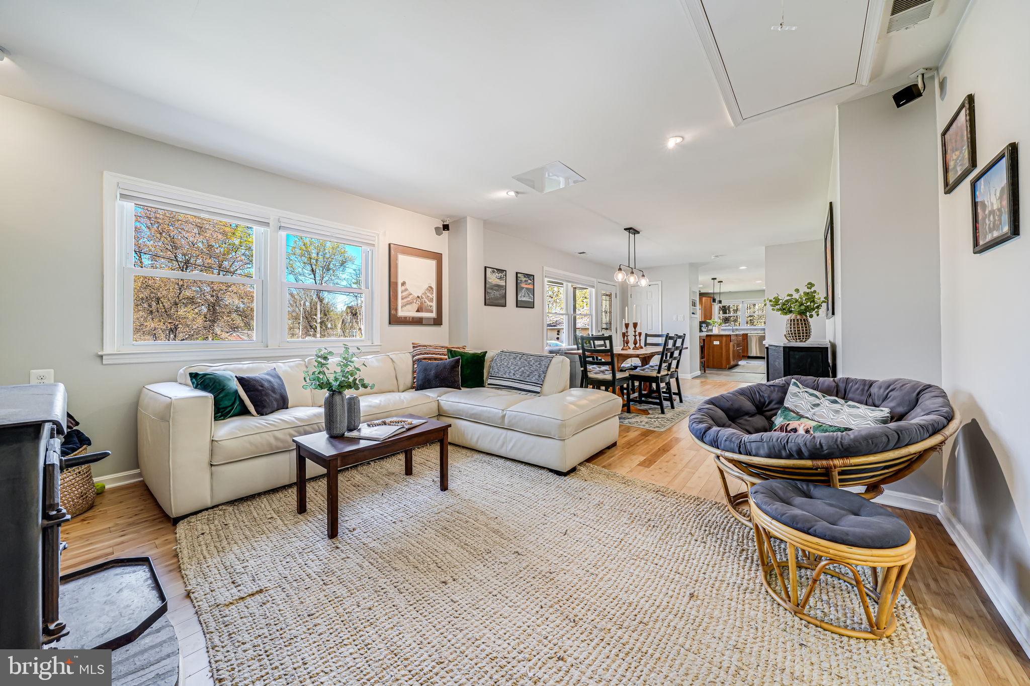 BURGUNDY MANOR - Residential