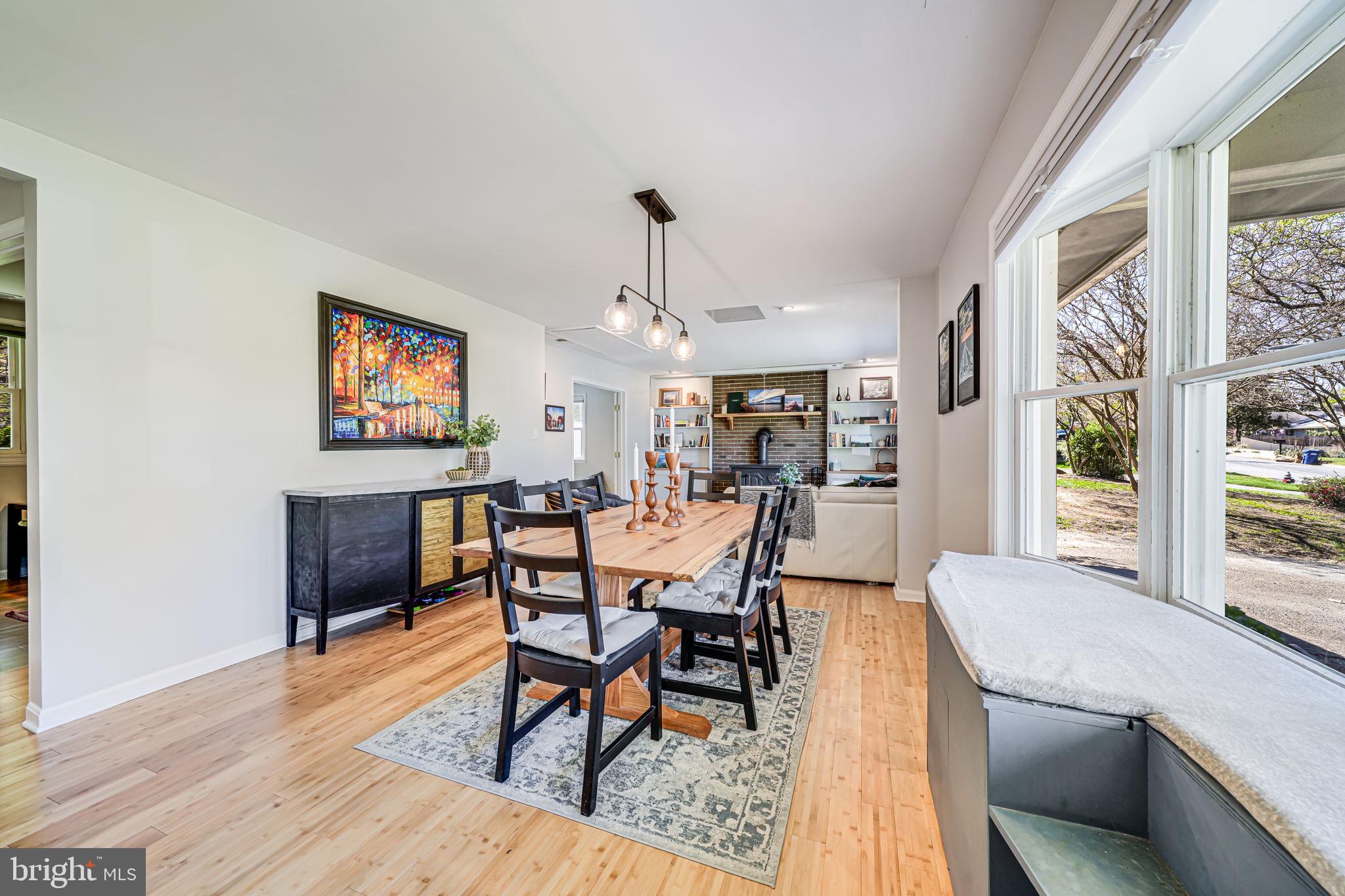 BURGUNDY MANOR - Residential