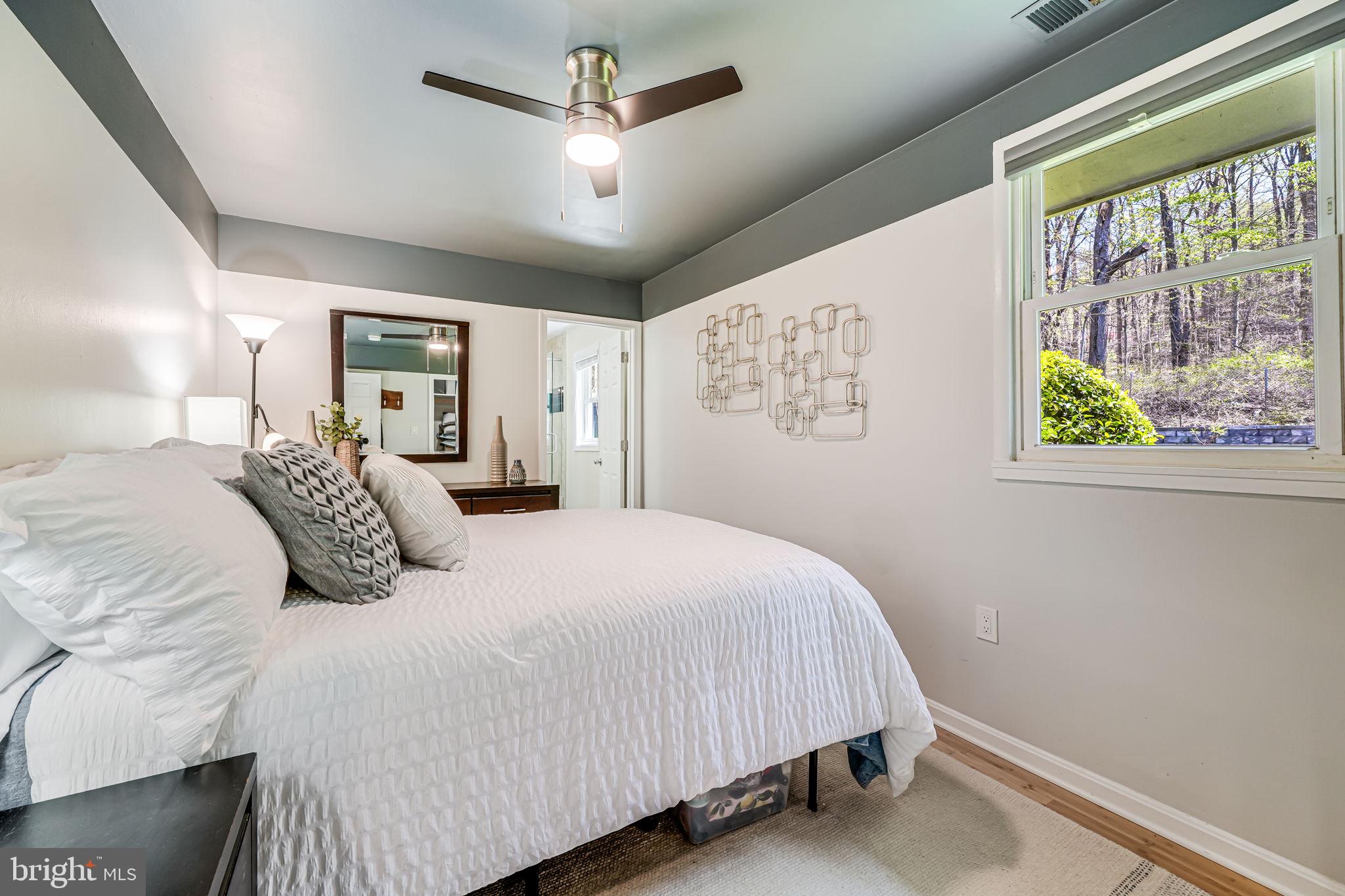 BURGUNDY MANOR - Residential