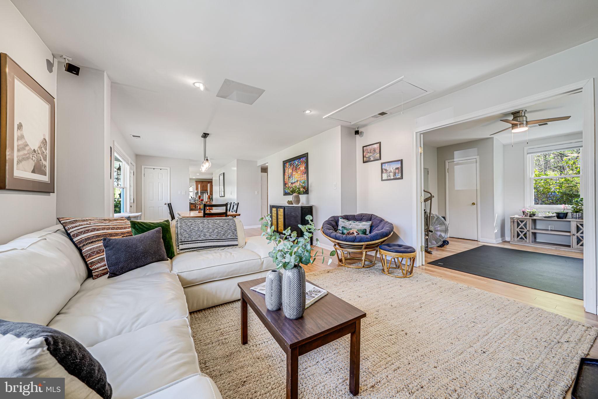 BURGUNDY MANOR - Residential