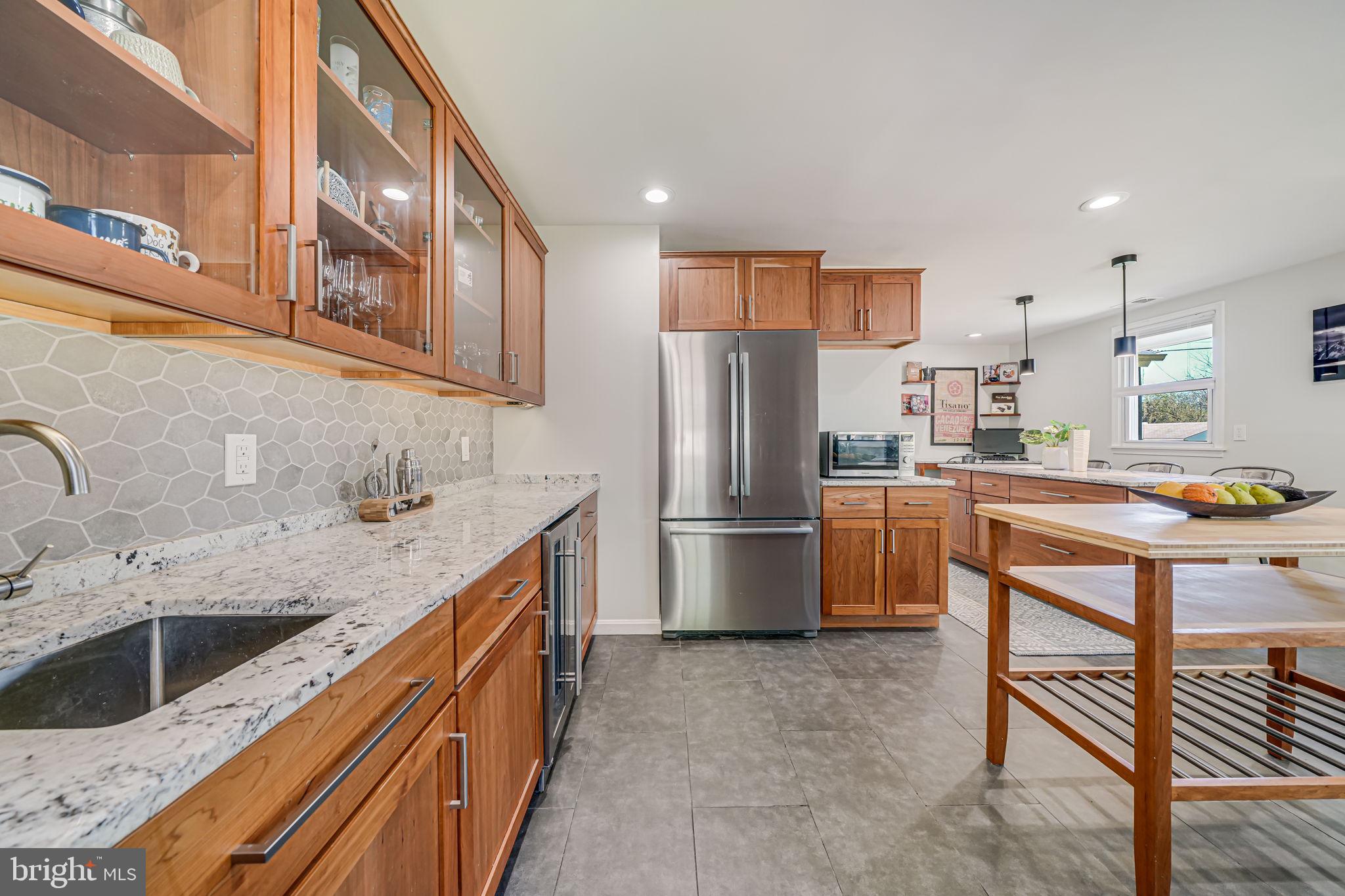 BURGUNDY MANOR - Residential