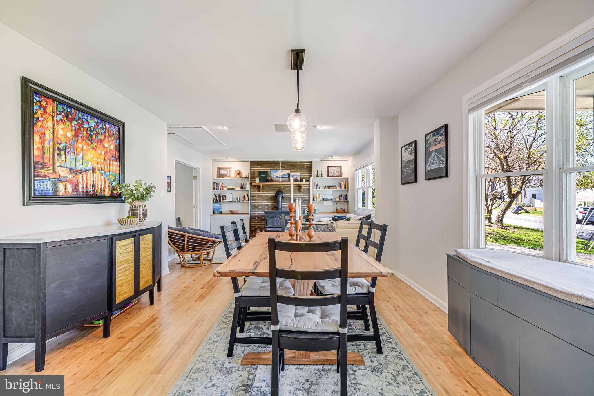 BURGUNDY MANOR - Residential