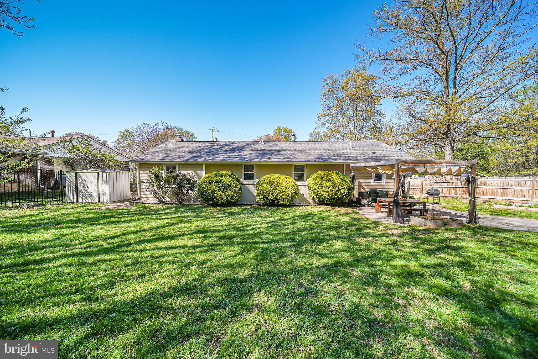 BURGUNDY MANOR - Residential