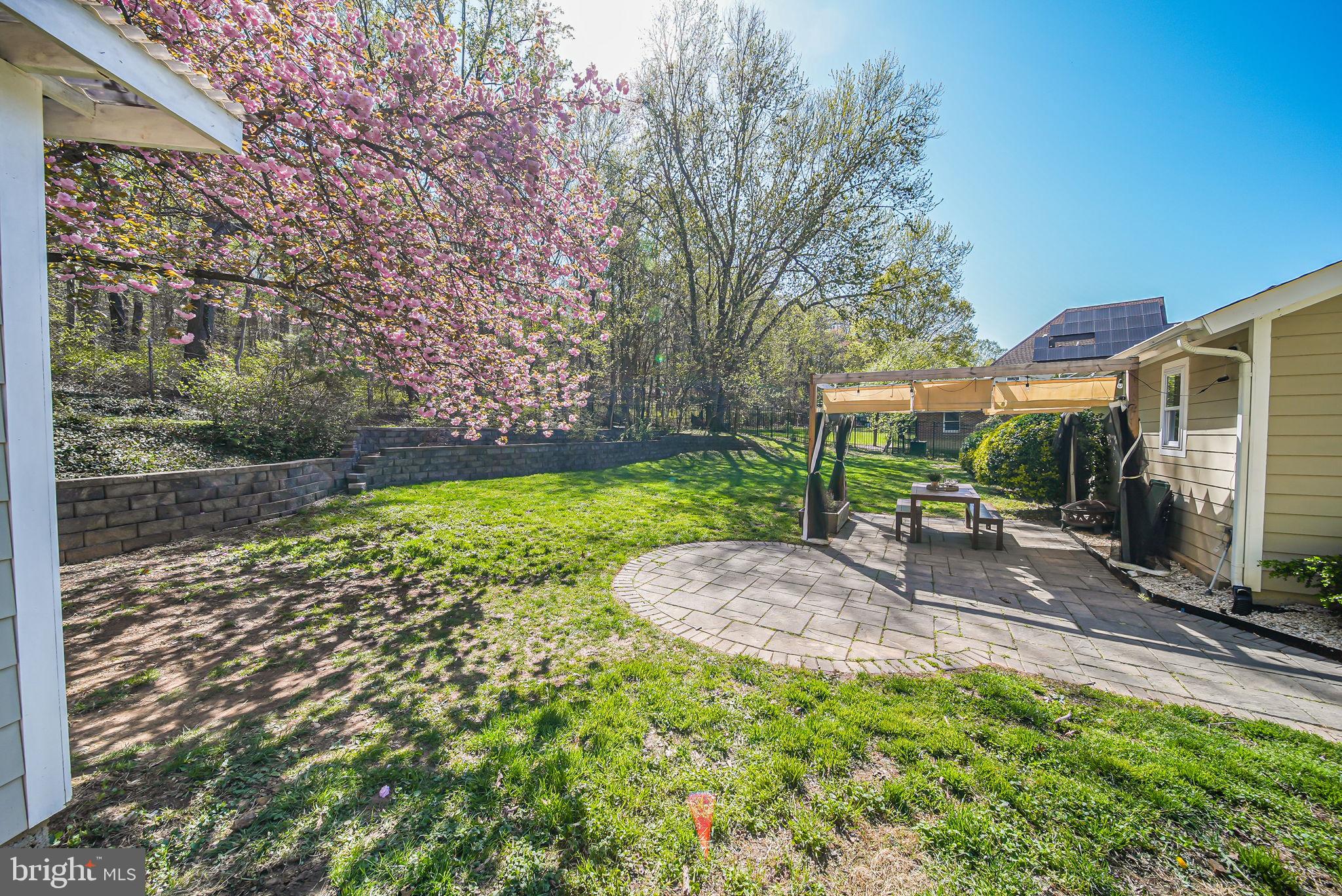 BURGUNDY MANOR - Residential