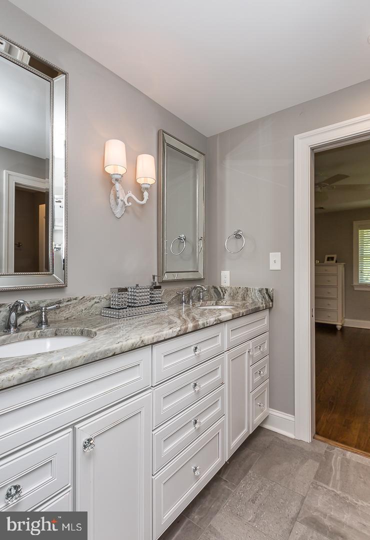 NEWTOWN SQ - Residential