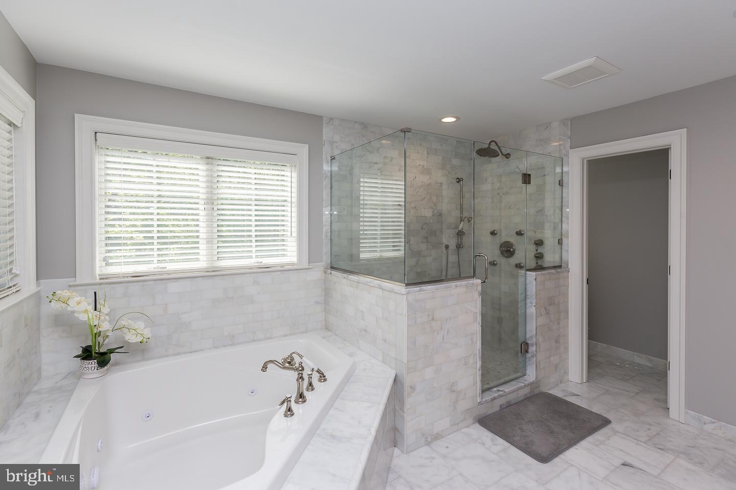 NEWTOWN SQ - Residential