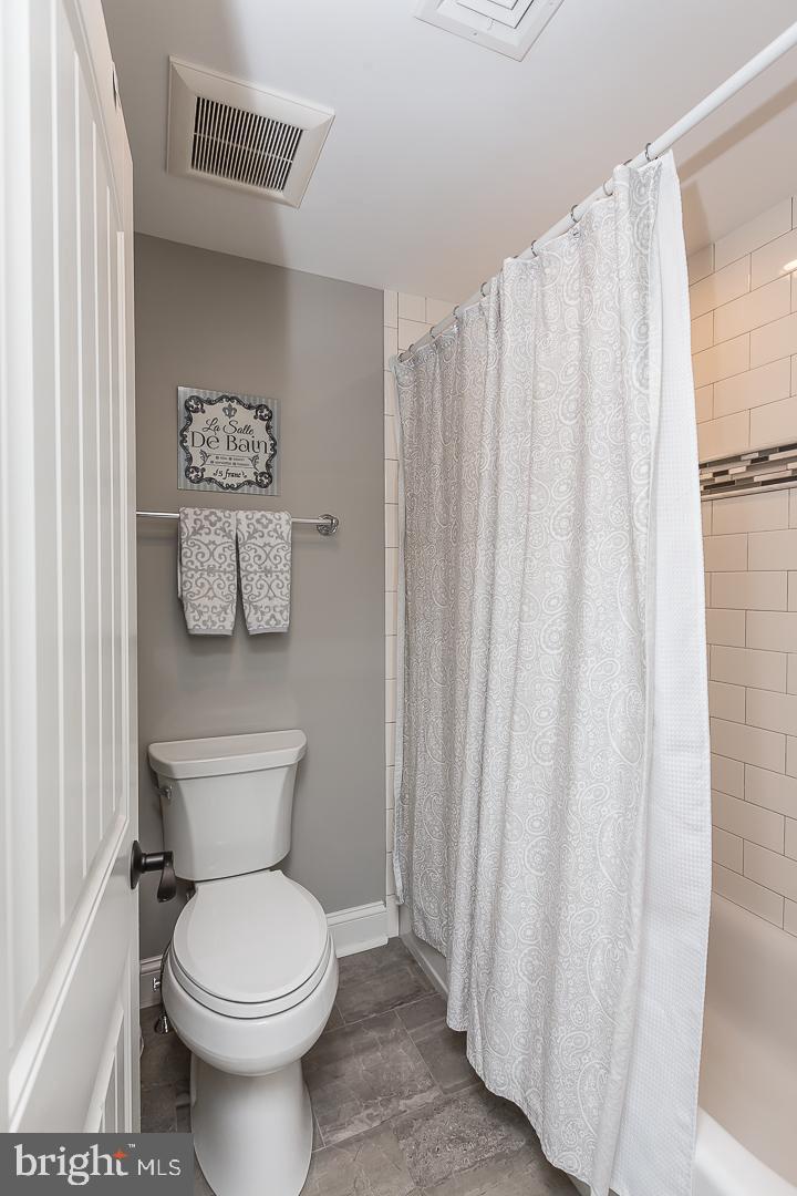 NEWTOWN SQ - Residential