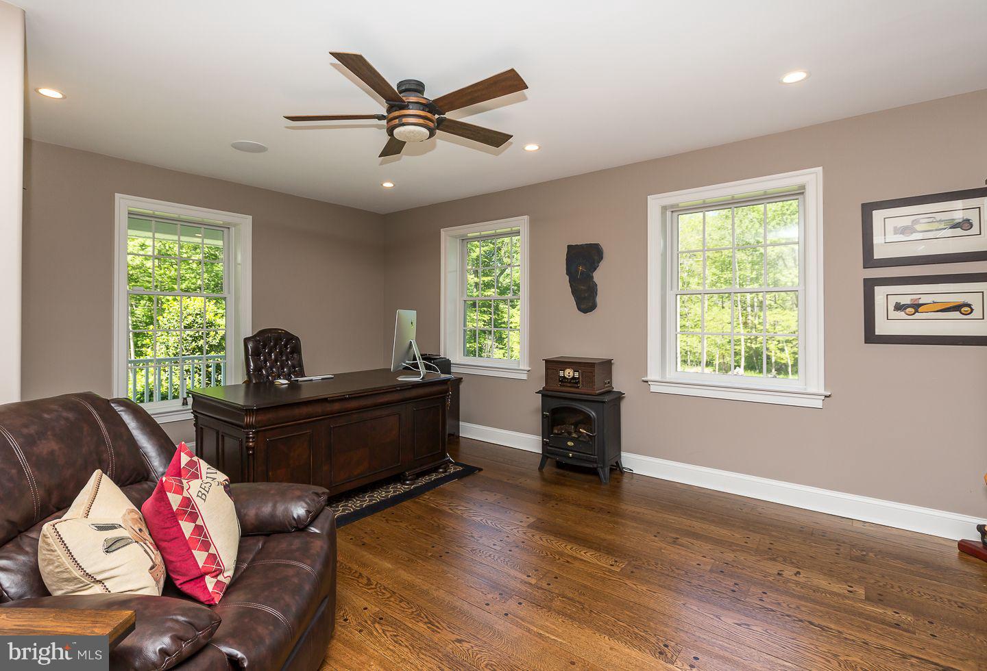 NEWTOWN SQ - Residential