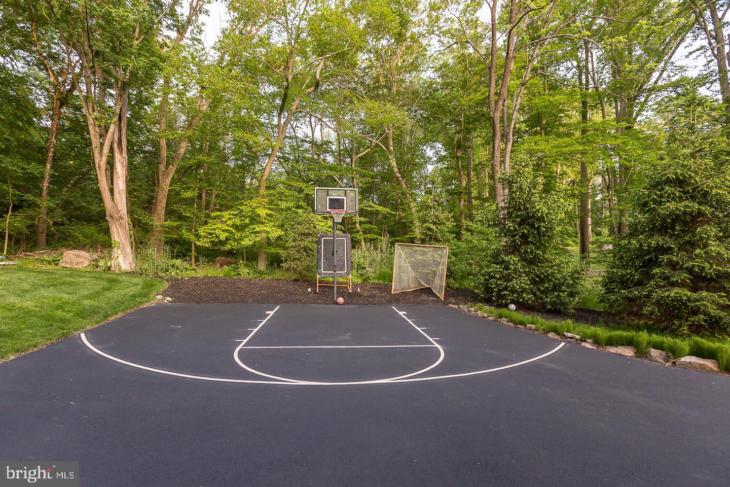 NEWTOWN SQ - Residential