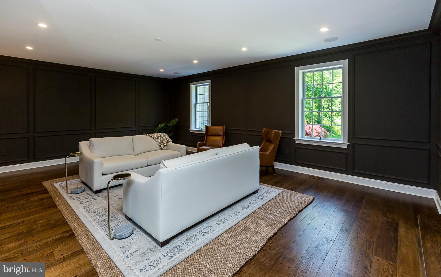 NEWTOWN SQ - Residential