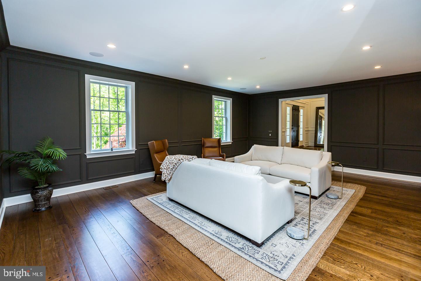 NEWTOWN SQ - Residential