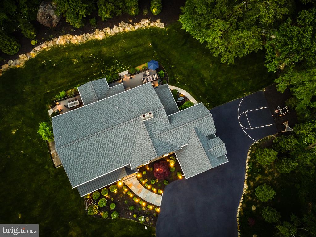 NEWTOWN SQ - Residential
