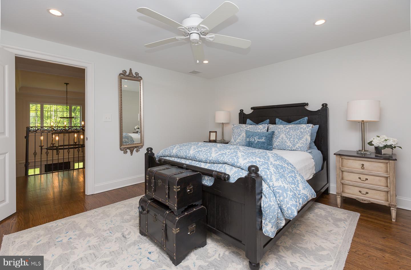 NEWTOWN SQ - Residential