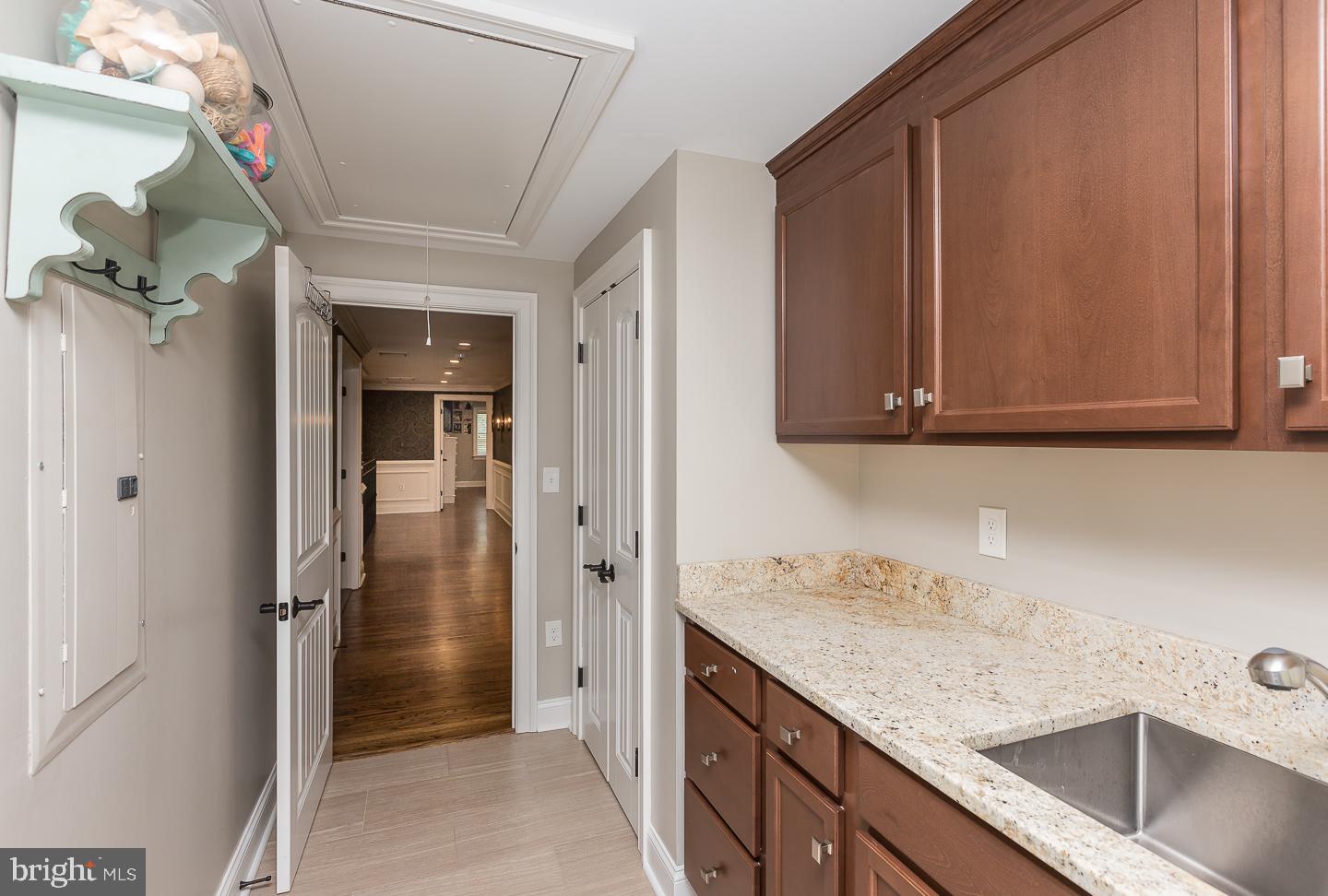 NEWTOWN SQ - Residential