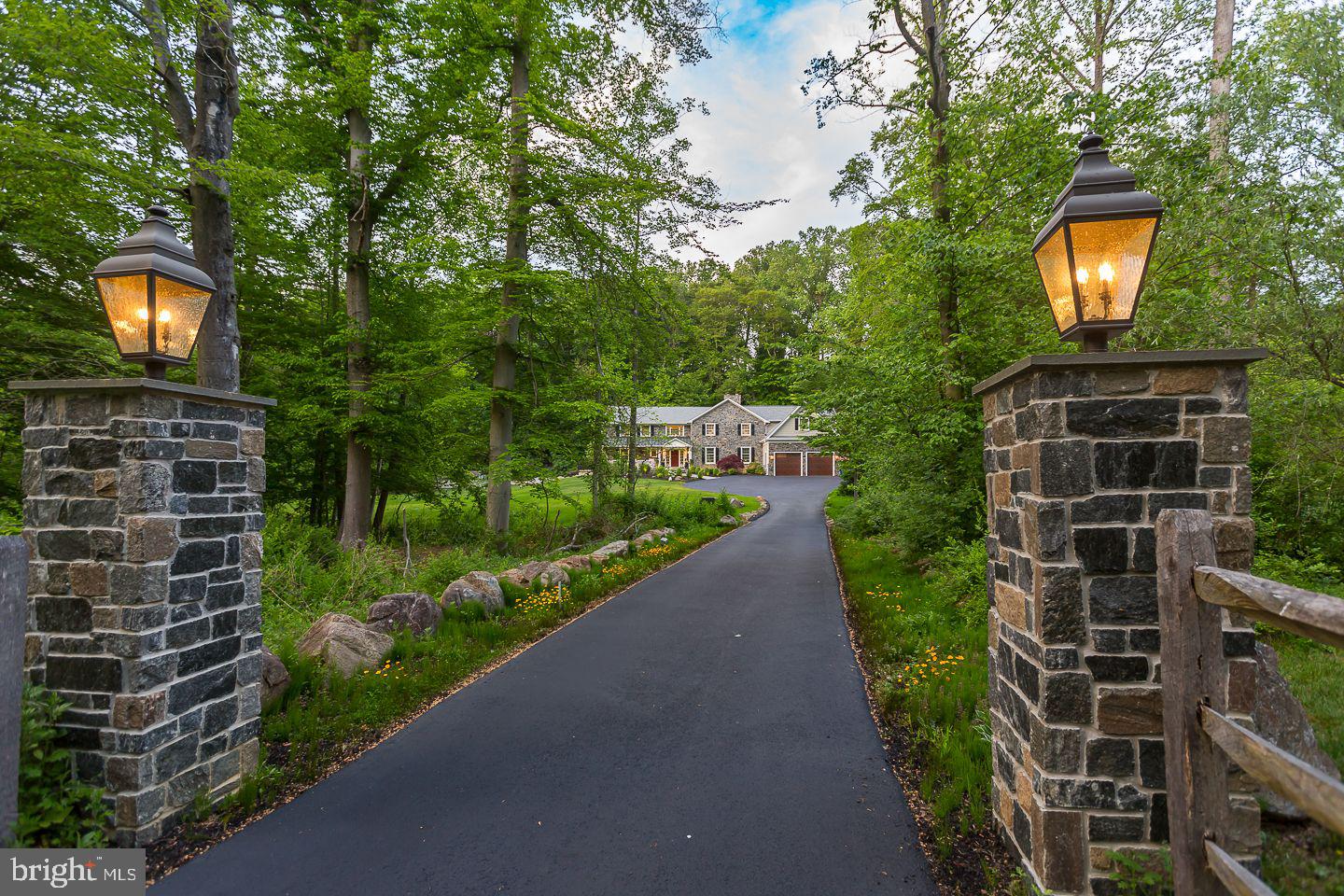 NEWTOWN SQ - Residential