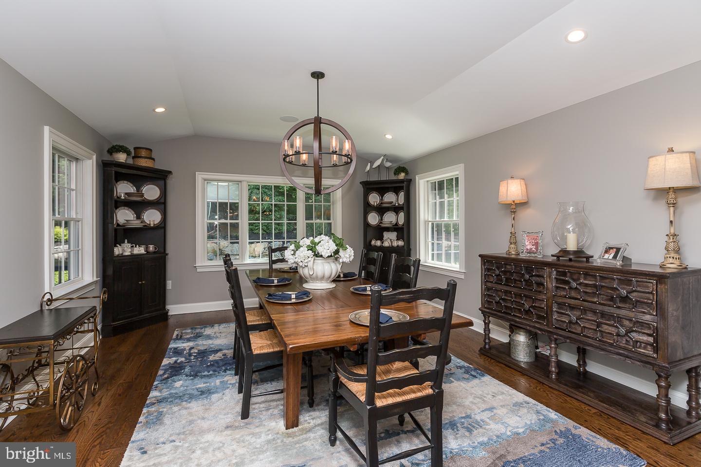 NEWTOWN SQ - Residential