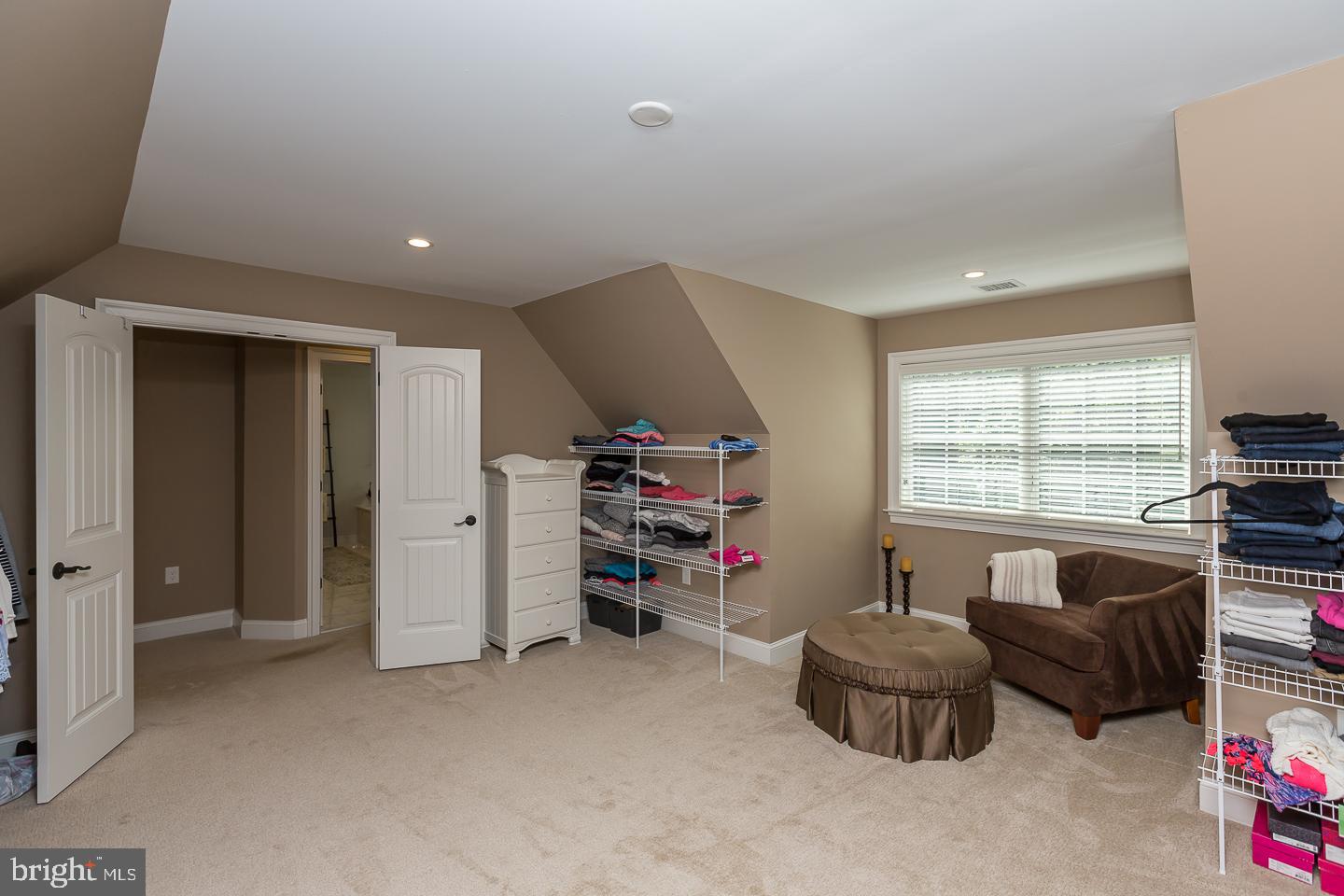 NEWTOWN SQ - Residential