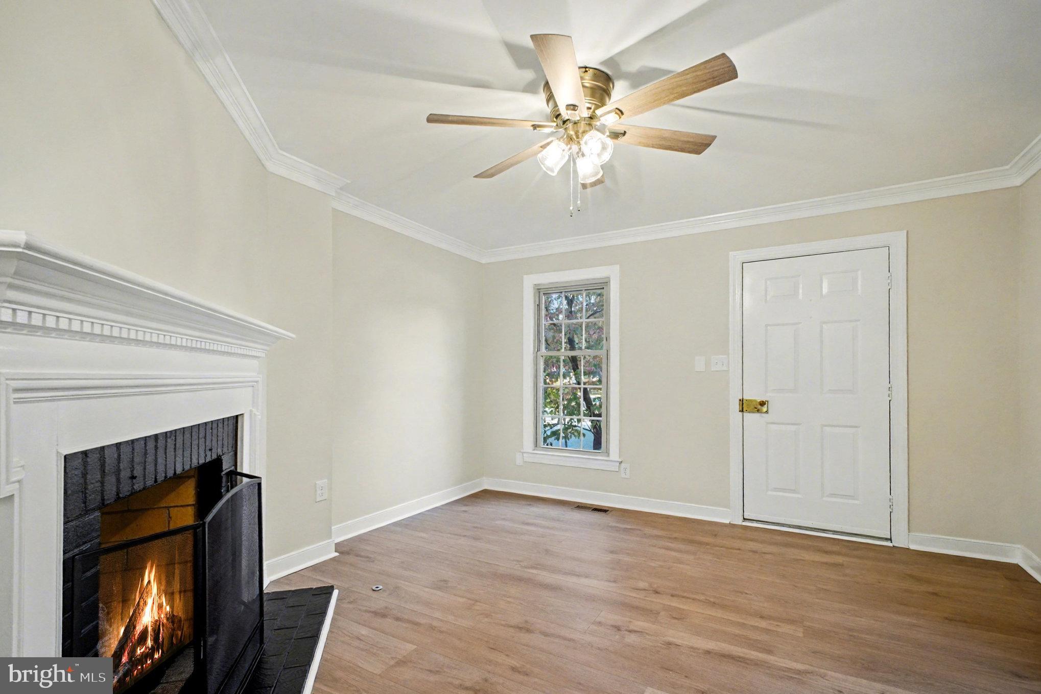 COLLEGE HILL TOWNHOMES - Residential