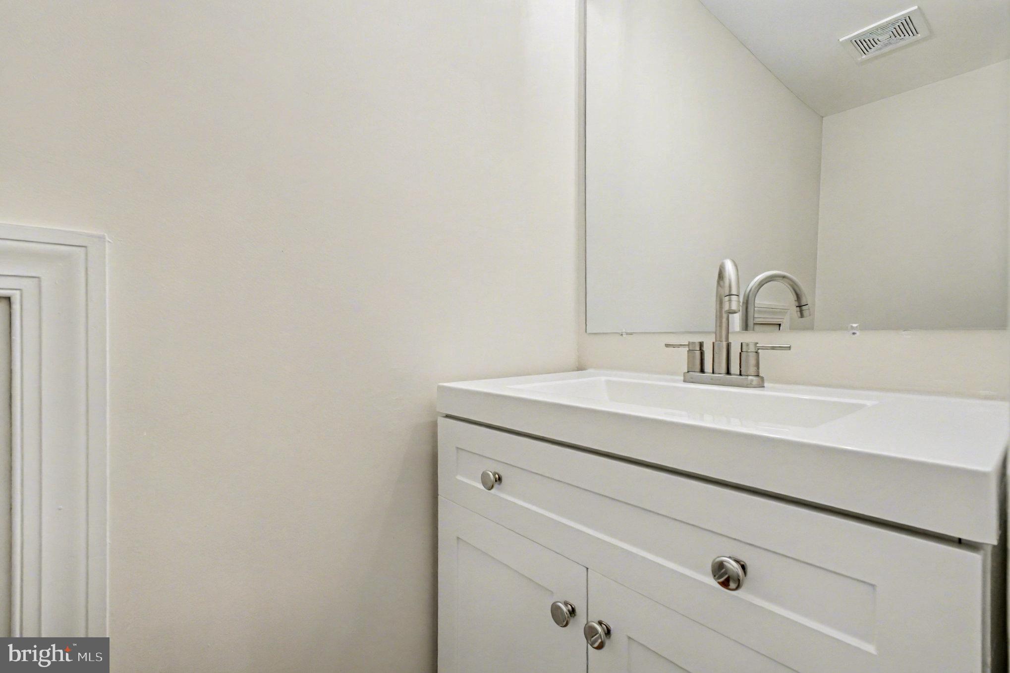 COLLEGE HILL TOWNHOMES - Residential