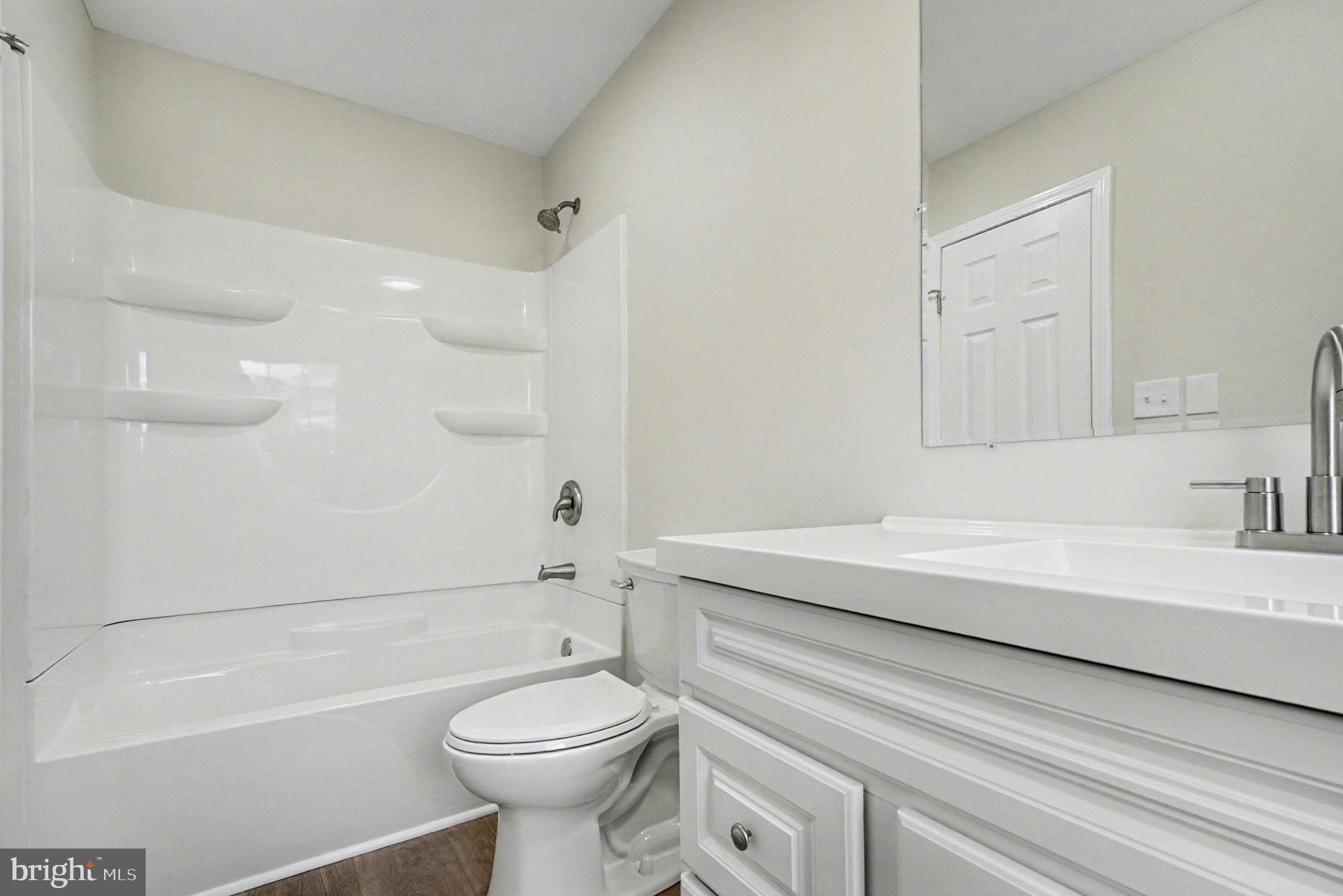 COLLEGE HILL TOWNHOMES - Residential