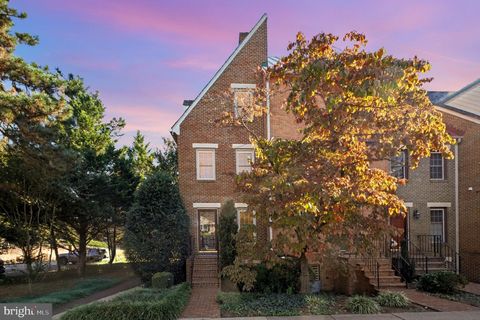 811 COLLEGE AVENUE FREDERICKSBURG VA 22401