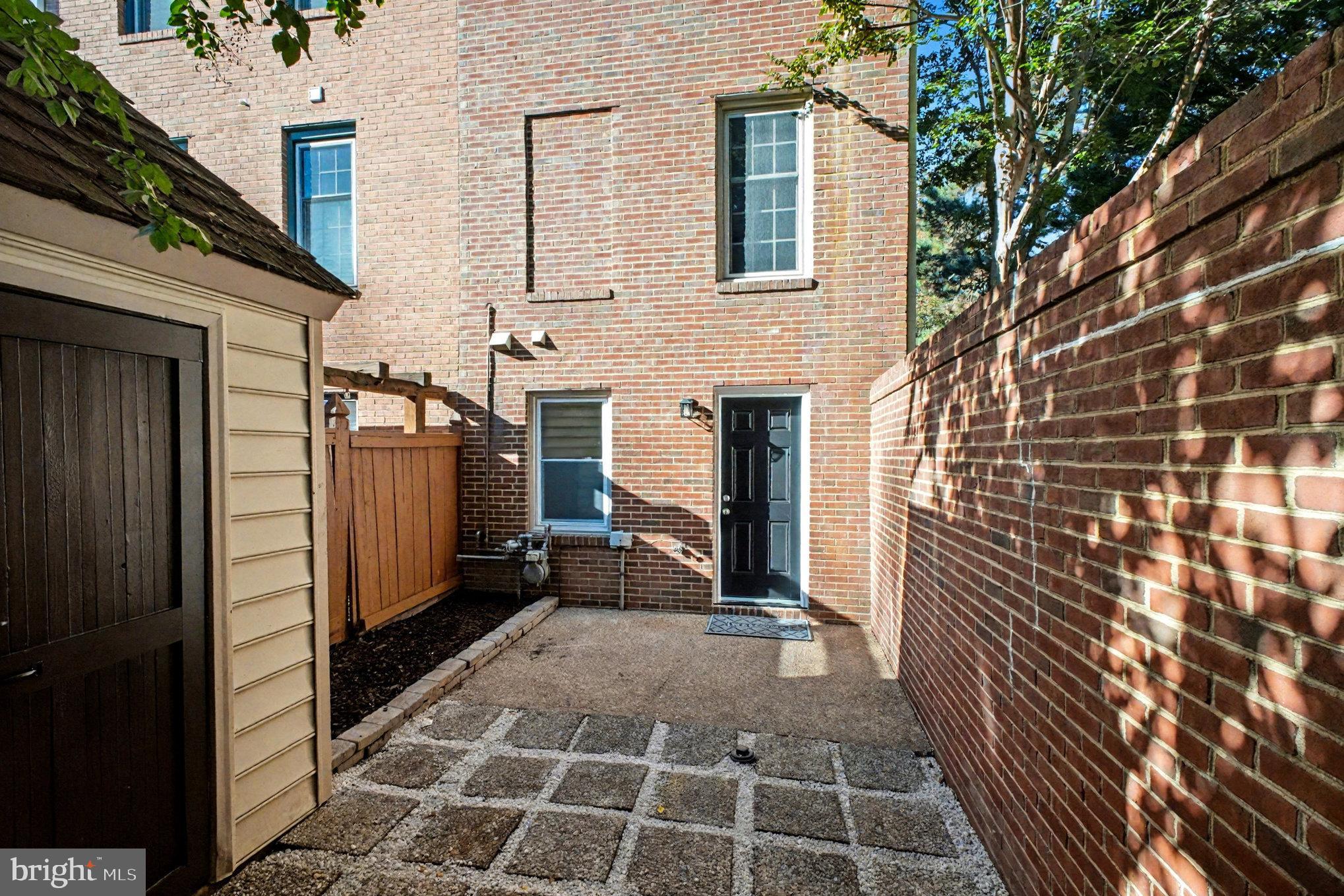 COLLEGE HILL TOWNHOMES - Residential