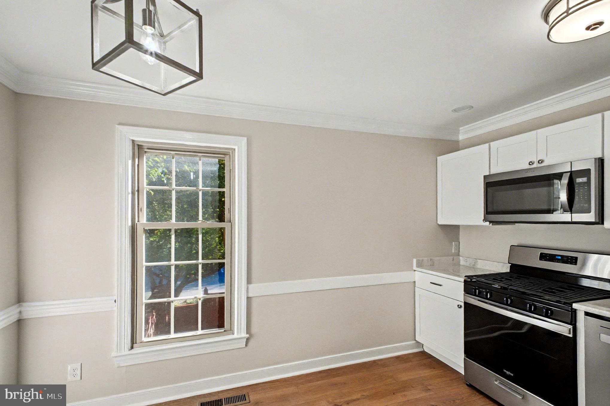 COLLEGE HILL TOWNHOMES - Residential